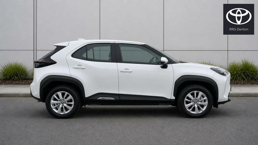 Toyota Yaris Cross Design White #9