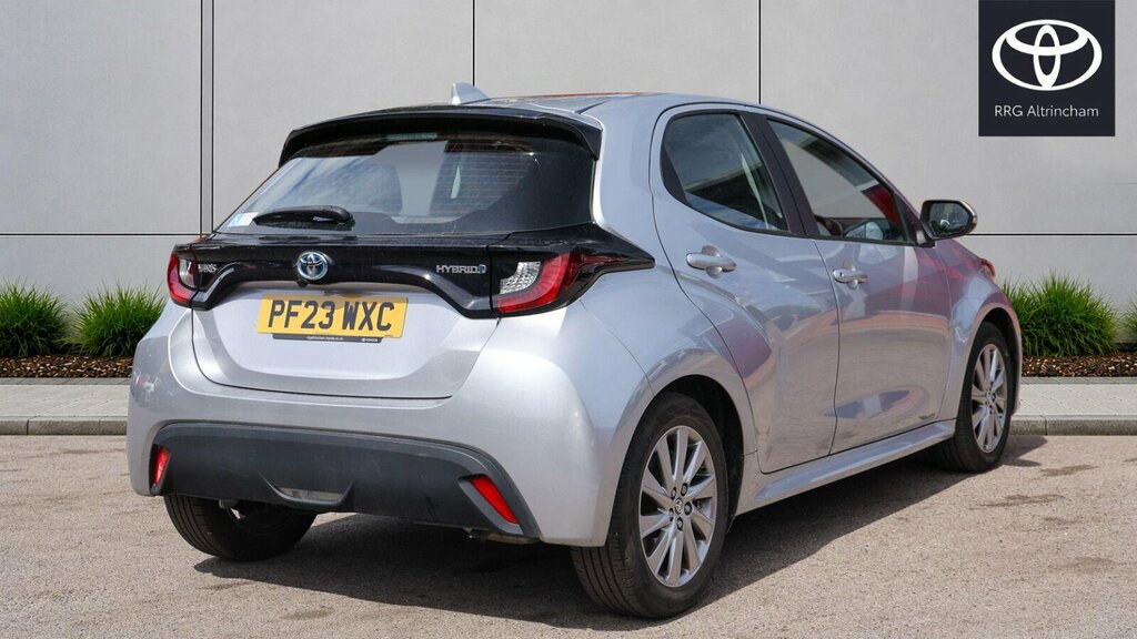Toyota Yaris 1.5 Vvt-h Icon E-cvt Euro 6 Ss PF23WXC Silver #2