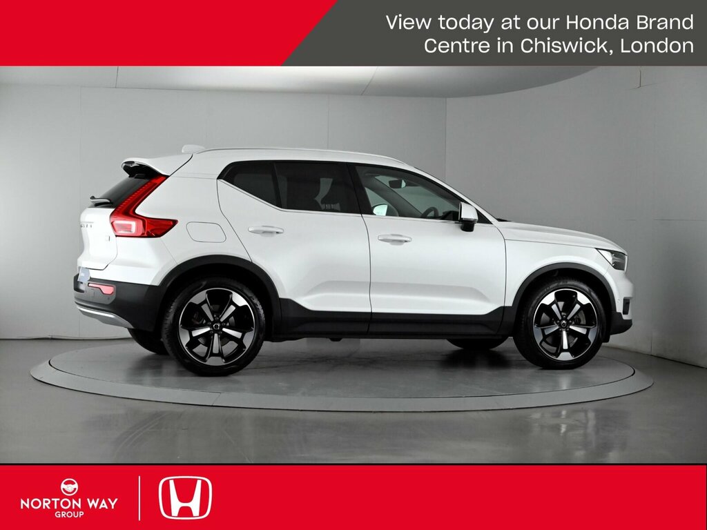 Volvo XC40 1.5 T3 163 Momentum Geartronic Black #31