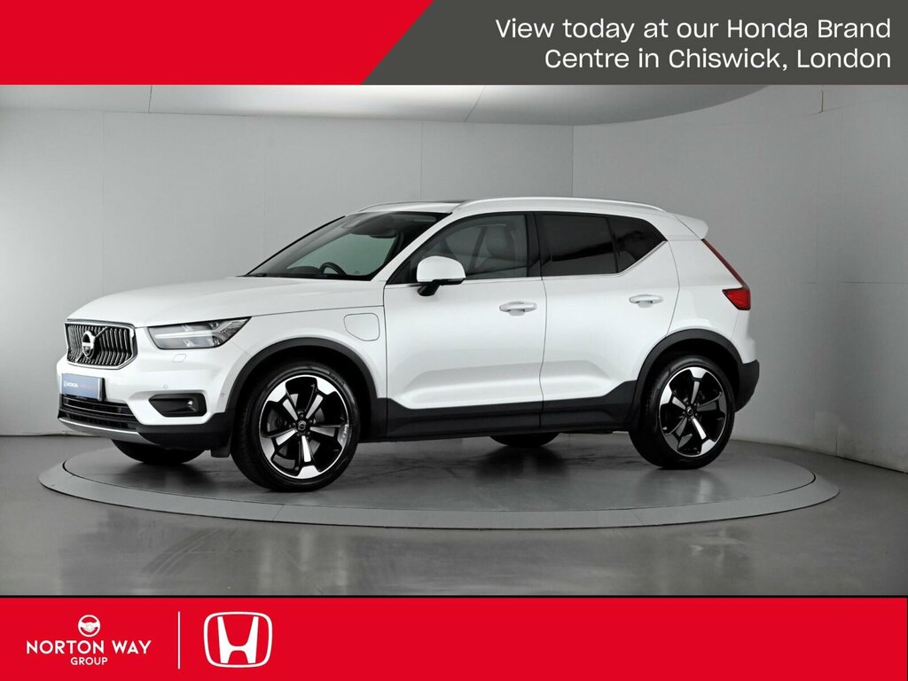 Volvo XC40 1.5 T3 163 Momentum Geartronic Black #13