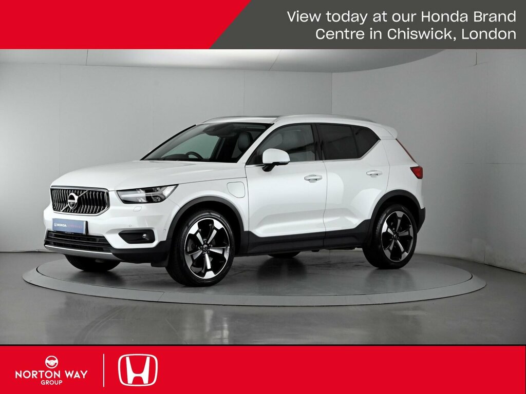 Volvo XC40 1.5 T3 163 Momentum Geartronic Black #12