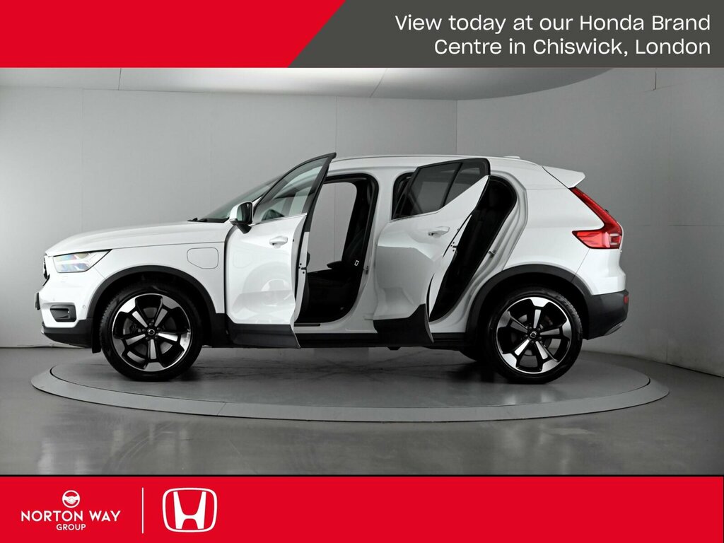 Volvo XC40 1.5 T3 163 Momentum Geartronic Black #41