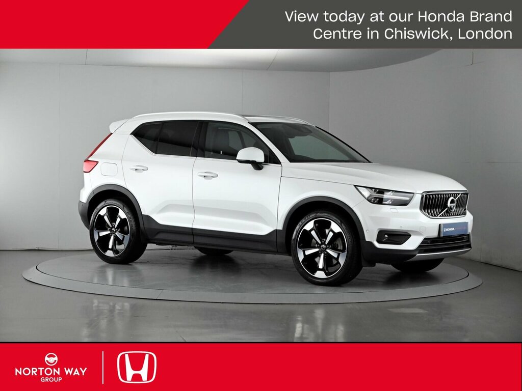 Volvo XC40 1.5 T3 163 Momentum Geartronic Black #9
