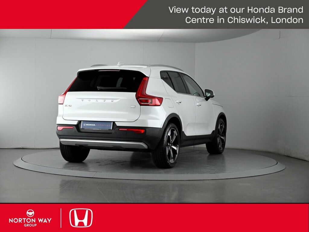 Volvo XC40 1.5 T3 163 Momentum Geartronic Black #26