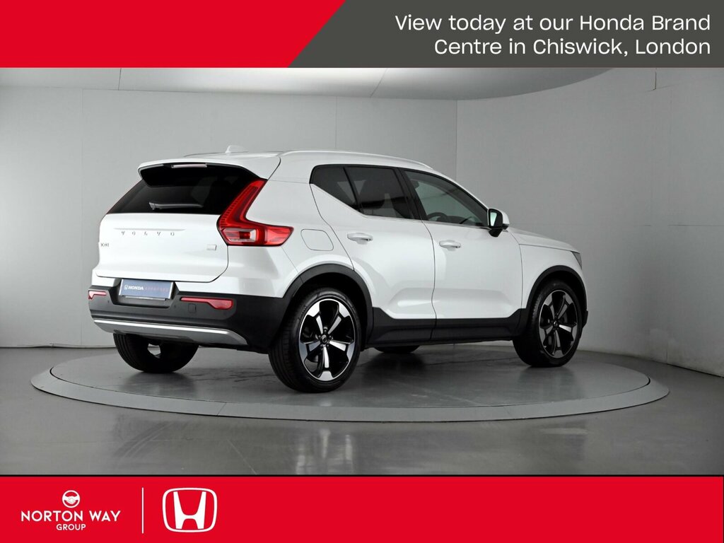 Volvo XC40 1.5 T3 163 Momentum Geartronic Black #28