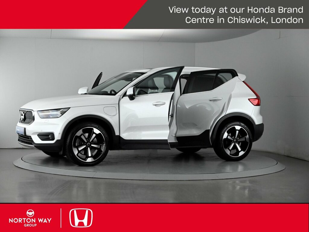 Volvo XC40 1.5 T3 163 Momentum Geartronic Black #39