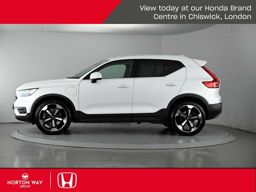 Volvo XC40 1.5 T3 163 Momentum Geartronic Black #16