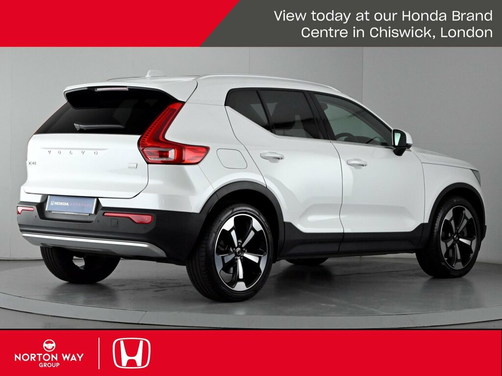 Volvo XC40 1.5 T3 163 Momentum Geartronic Black #8