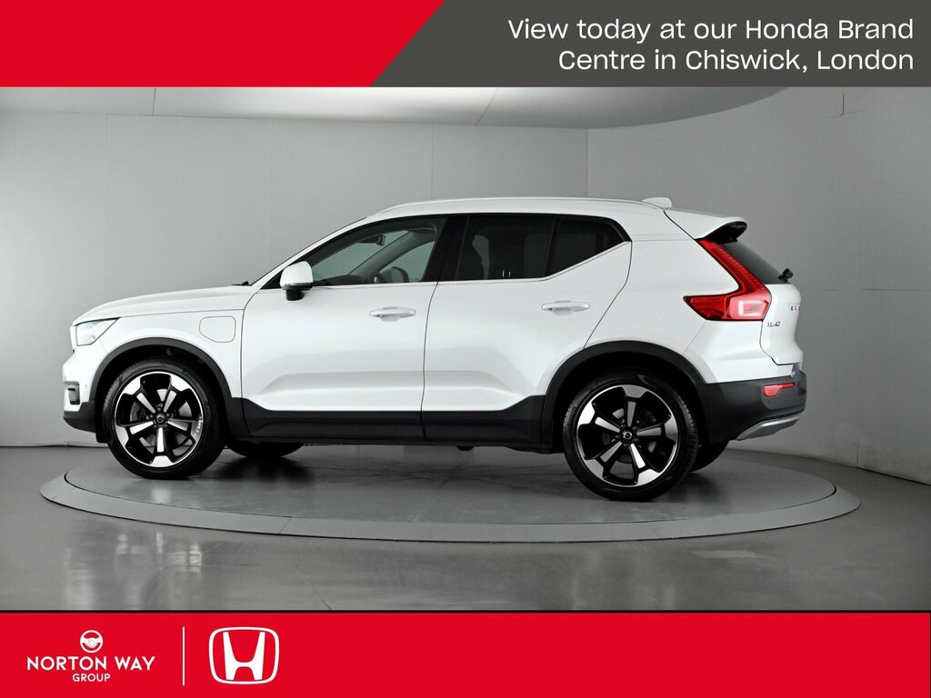 Volvo XC40 1.5 T3 163 Momentum Geartronic Black #18