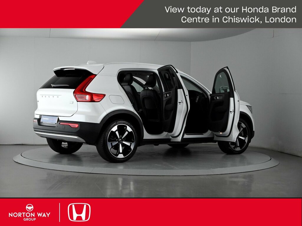 Volvo XC40 1.5 T3 163 Momentum Geartronic Black #56