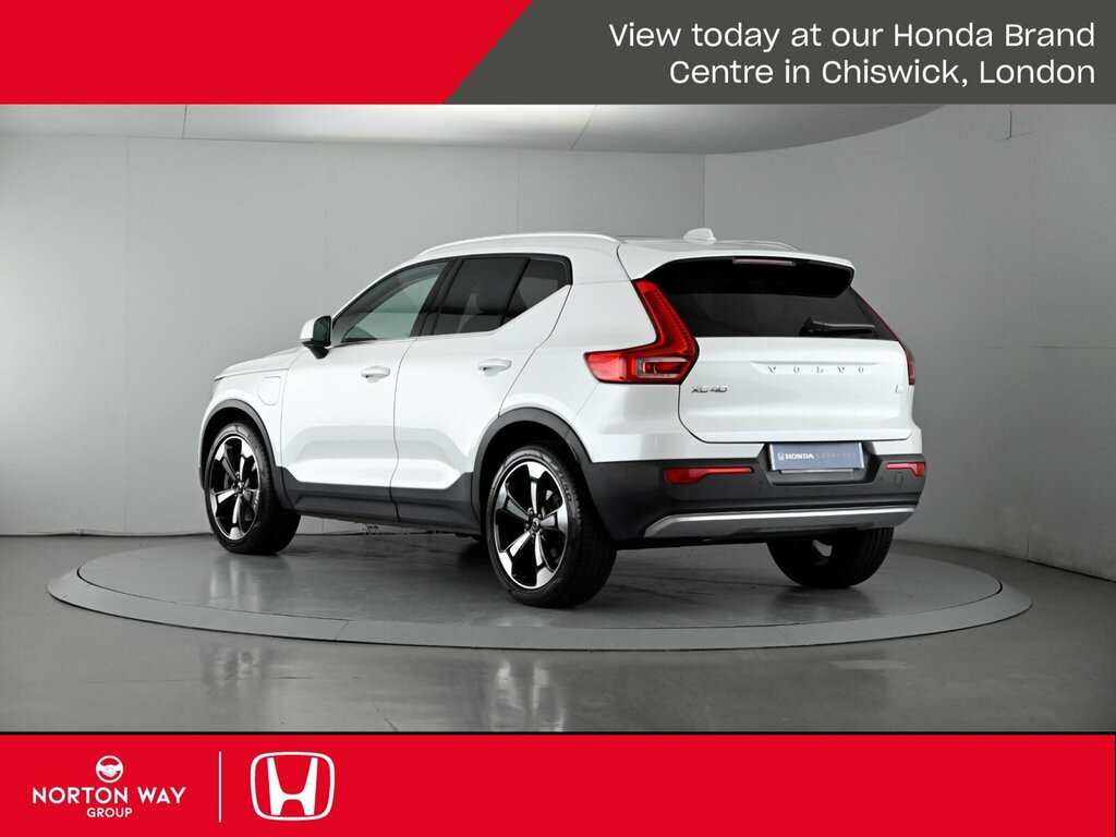 Volvo XC40 1.5 T3 163 Momentum Geartronic Black #22