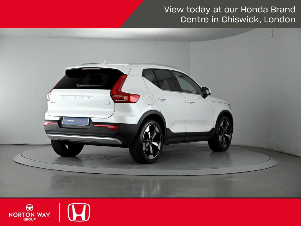 Volvo XC40 1.5 T3 163 Momentum Geartronic Black #27