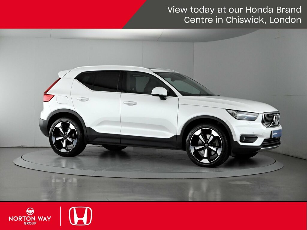 Volvo XC40 1.5 T3 163 Momentum Geartronic Black #35
