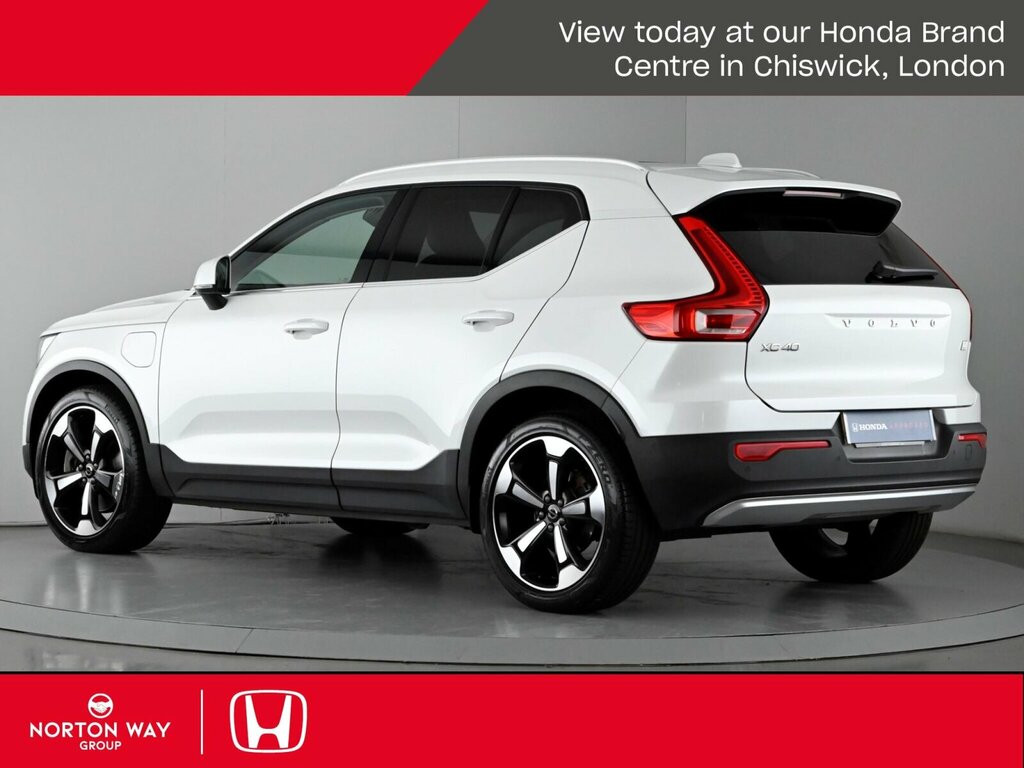 Volvo XC40 Inscription Pro T5 Plug-in Hybrid Fwd White #2