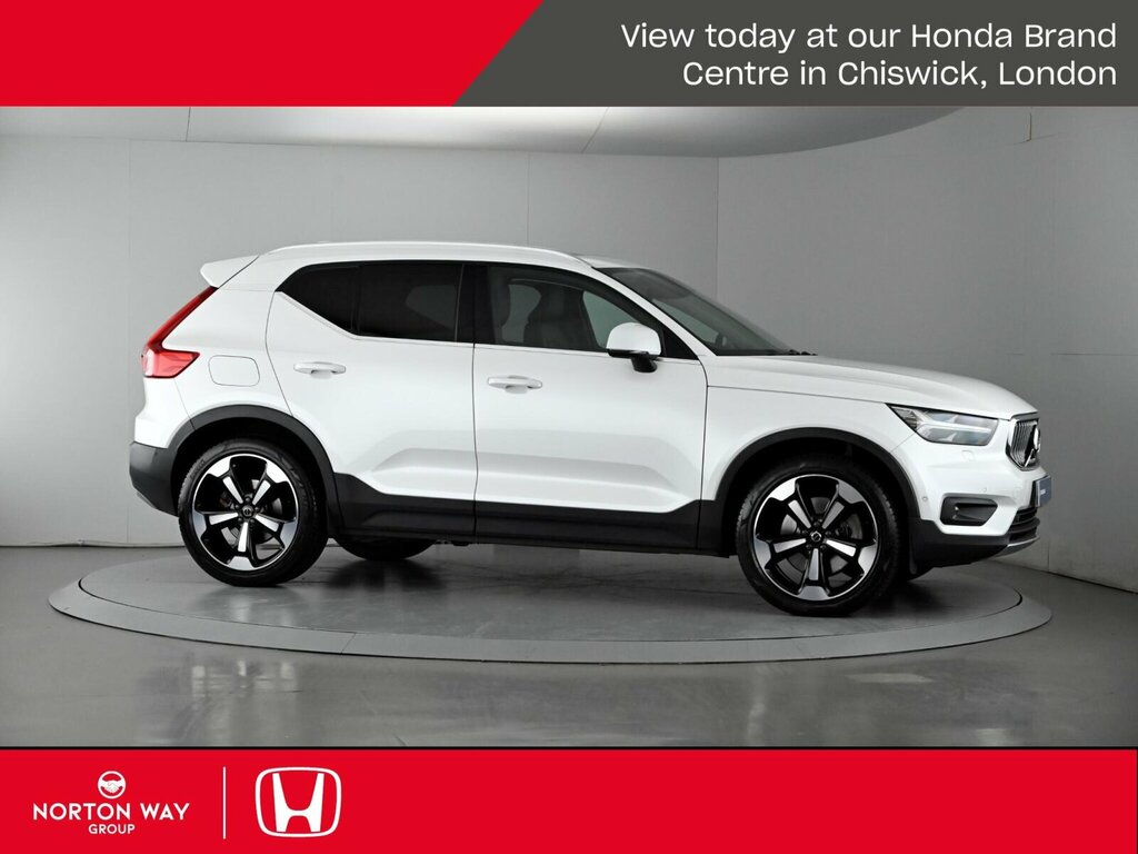 Volvo XC40 1.5 T3 163 Momentum Geartronic Black #34