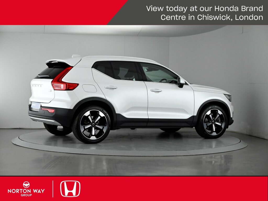 Volvo XC40 1.5 T3 163 Momentum Geartronic Black #30