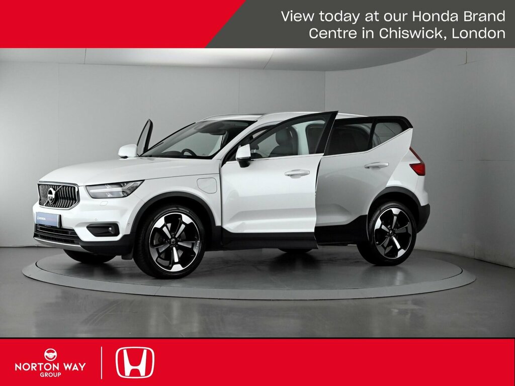 Volvo XC40 1.5 T3 163 Momentum Geartronic Black #38