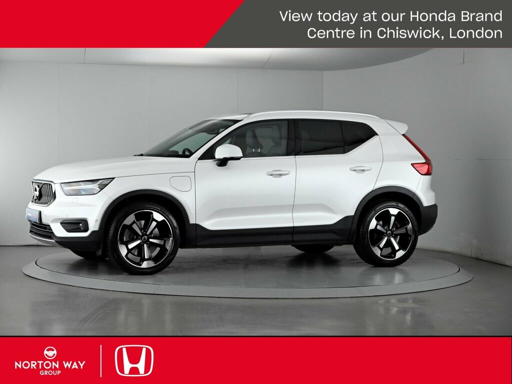 Volvo XC40 1.5 T3 163 Momentum Geartronic Black #14