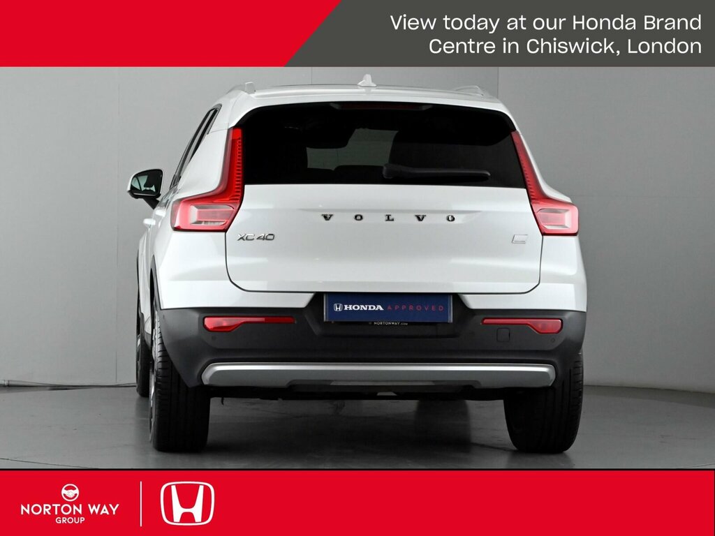 Volvo XC40 Inscription Pro T5 Plug-in Hybrid Fwd White #5