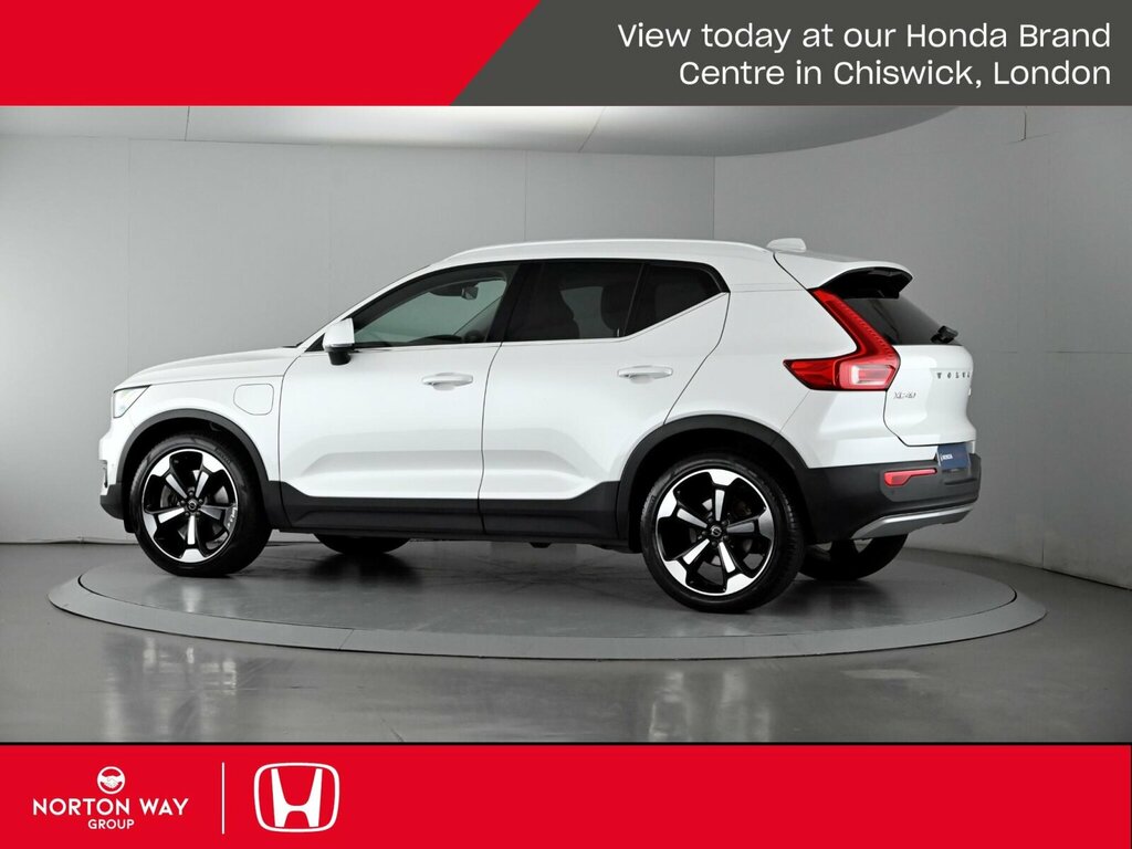 Volvo XC40 1.5 T3 163 Momentum Geartronic Black #19