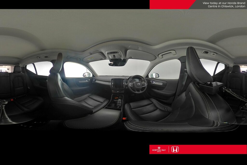 Volvo XC40 1.5 T3 163 Momentum Geartronic Black #62