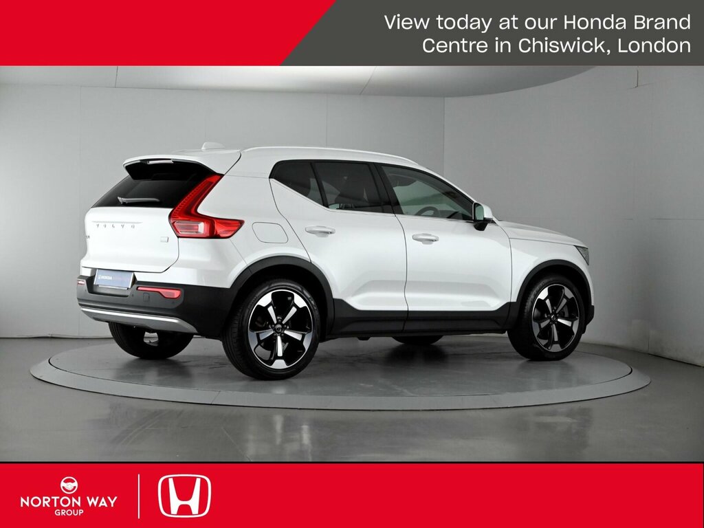 Volvo XC40 1.5 T3 163 Momentum Geartronic Black #29