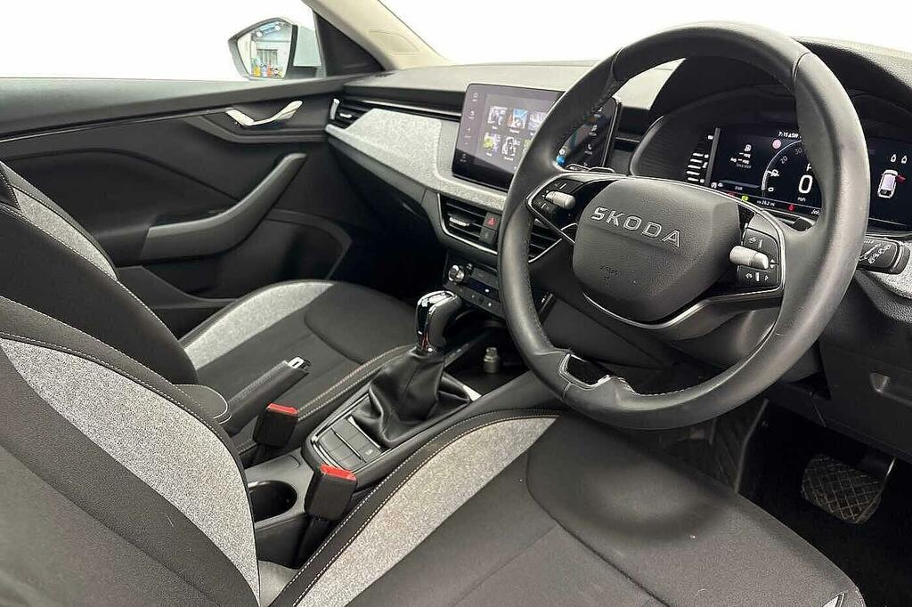 Skoda Scala 1.0 Tsi 116 Se Edition Dsg White #6