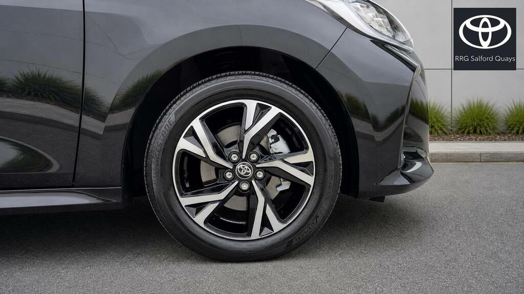 Toyota Yaris 1.5 Vvt-h Design E-cvt Euro 6 Ss MH75KJJ Black #5