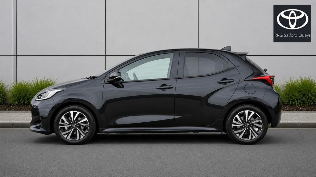 Toyota Yaris 1.5 Vvt-h Design E-cvt Euro 6 Ss MH75KJJ Black #4