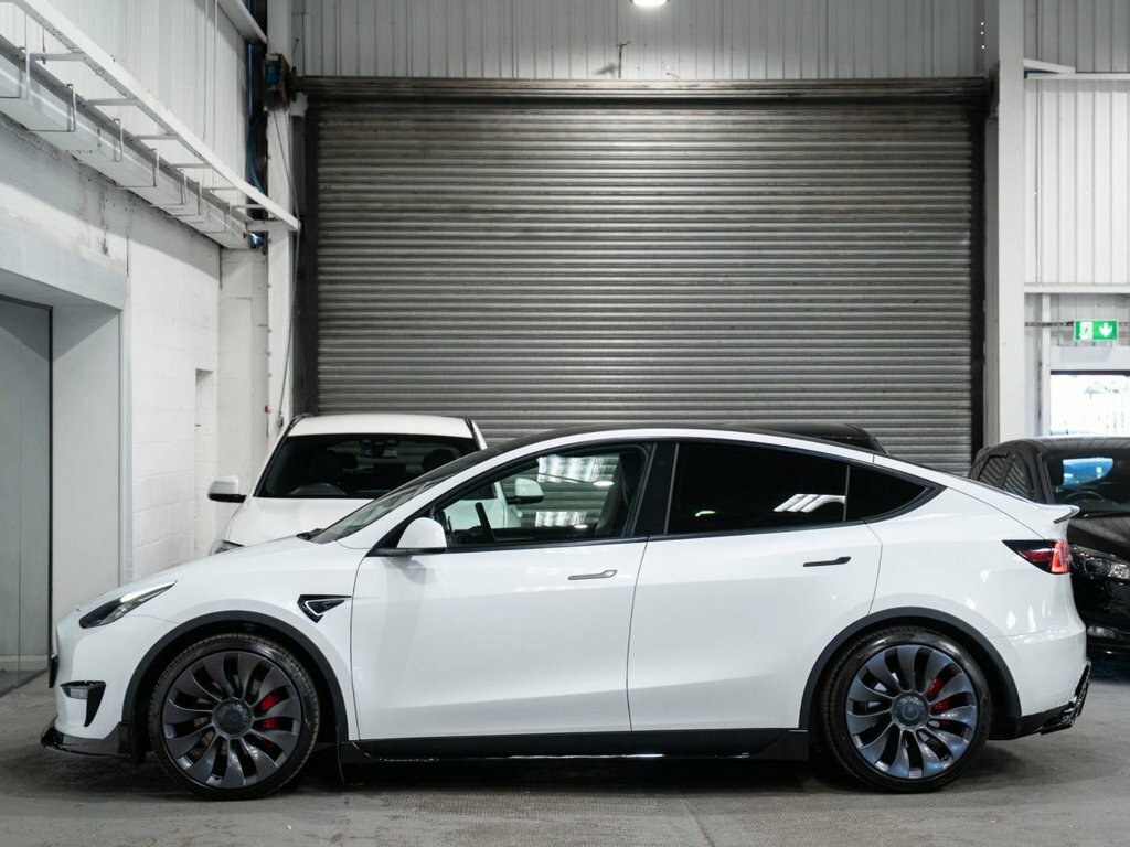 Tesla Model Y Suv GJ24VUH White #6
