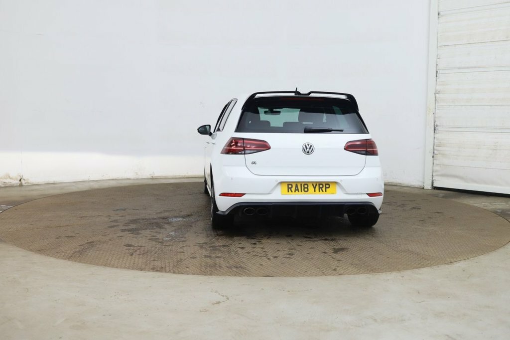 Volkswagen Golf 2L R White #6