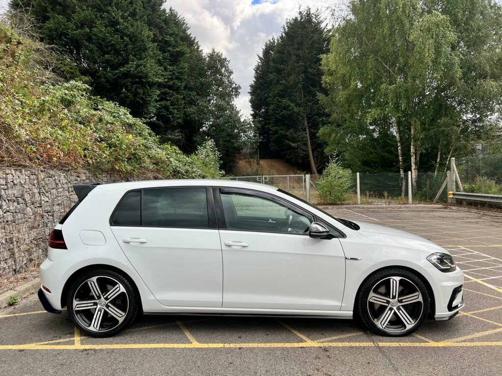Volkswagen Golf 2L R White #6