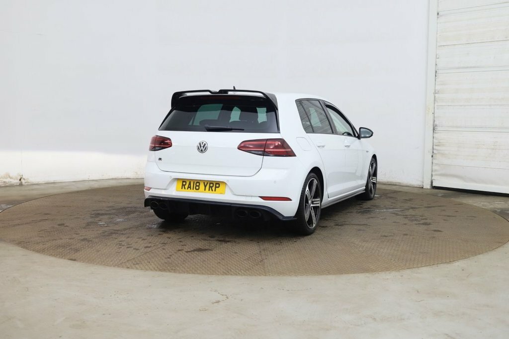 Volkswagen Golf 2L R White #4