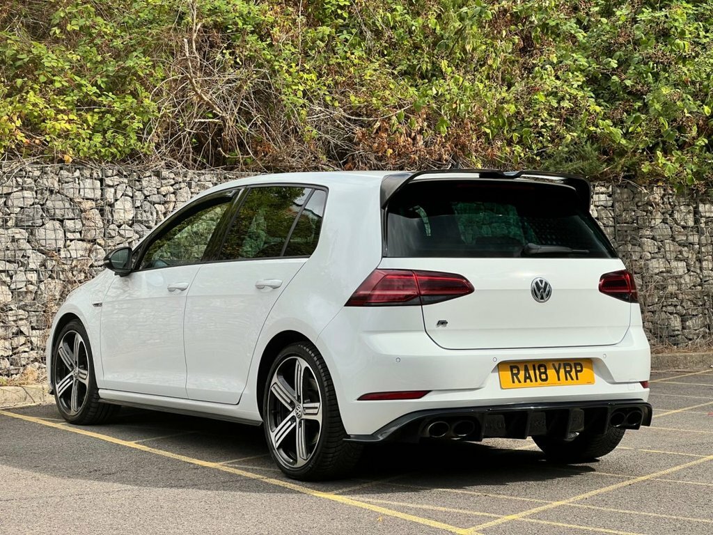 Volkswagen Golf 2L R White #3