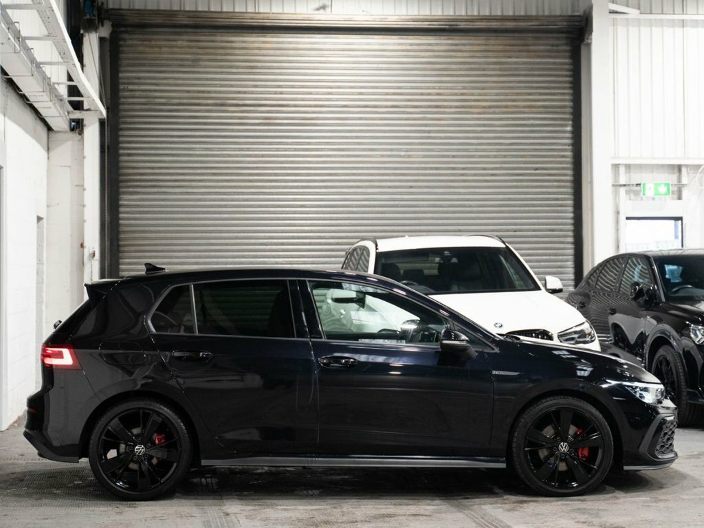 Volkswagen Golf 2L Gtd Black #6