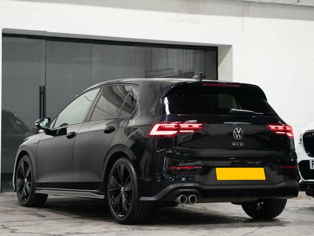 Volkswagen Golf 2L Gtd Black #3