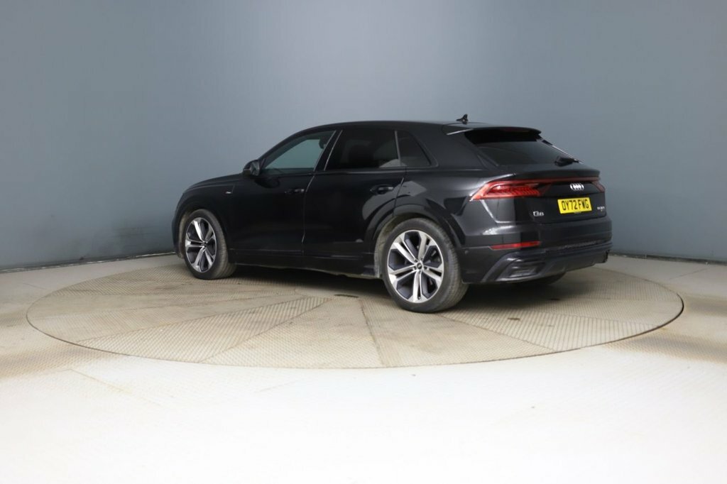 Audi Q8 3L Black Edition Black #3