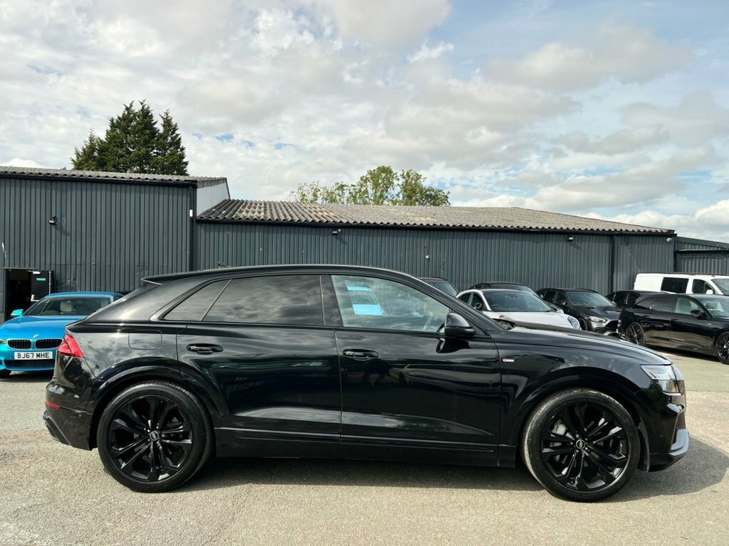 Audi Q8 3L Black Edition Black #6