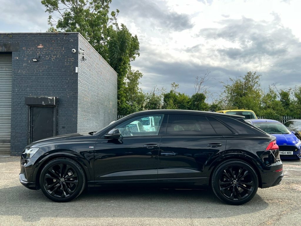 Audi Q8 3L Black Edition Black #5