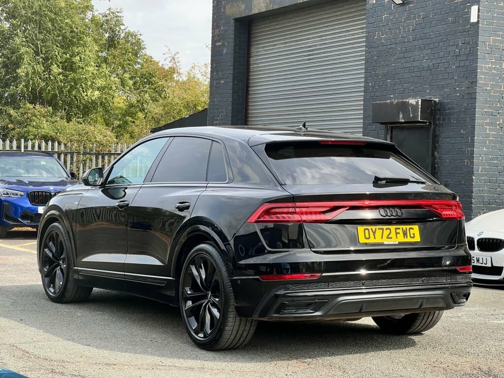 Audi Q8 3L Black Edition Black #3