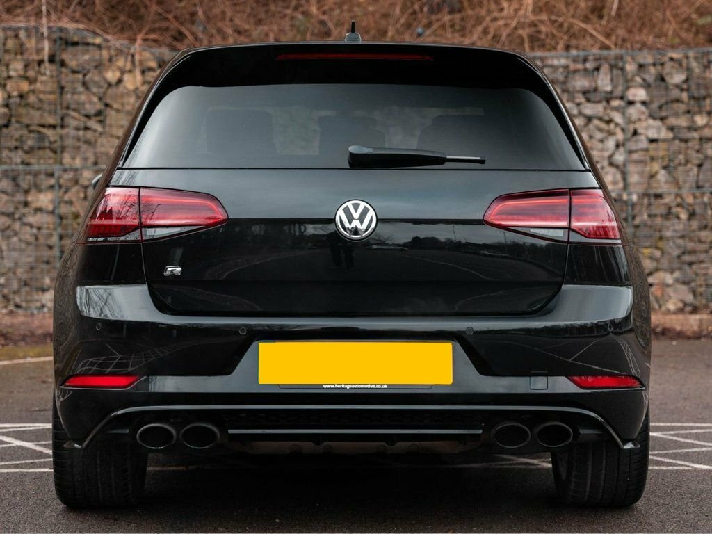 Volkswagen Golf 2L R Black #6