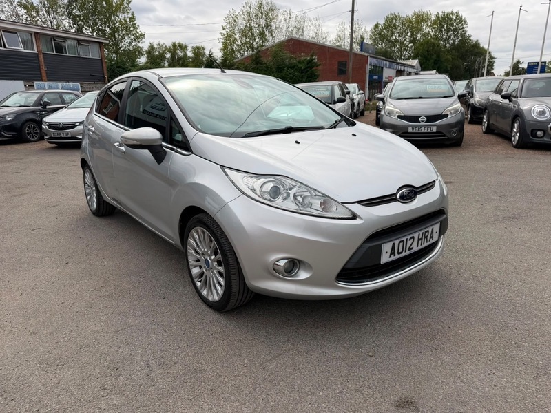 Ford Fiesta Titanium Silver #4