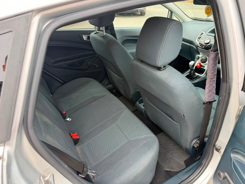 Ford Fiesta Zetec 35 Taxfshtwo Keys White #7