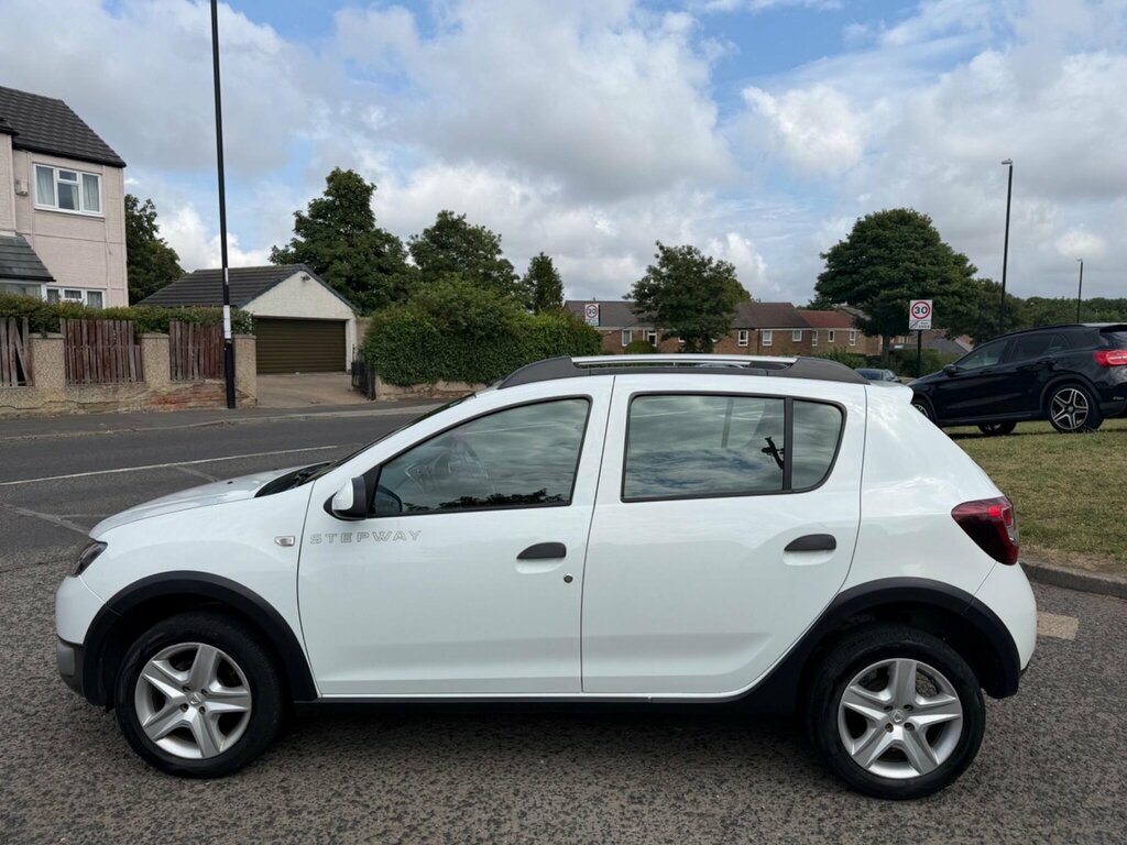 Dacia Sandero Stepway 0.9 Tce Laureate Euro 6 Ss White #2