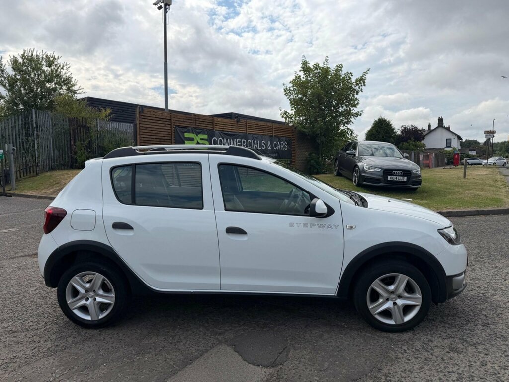 Dacia Sandero Stepway 0.9 Tce Laureate Euro 6 Ss White #4
