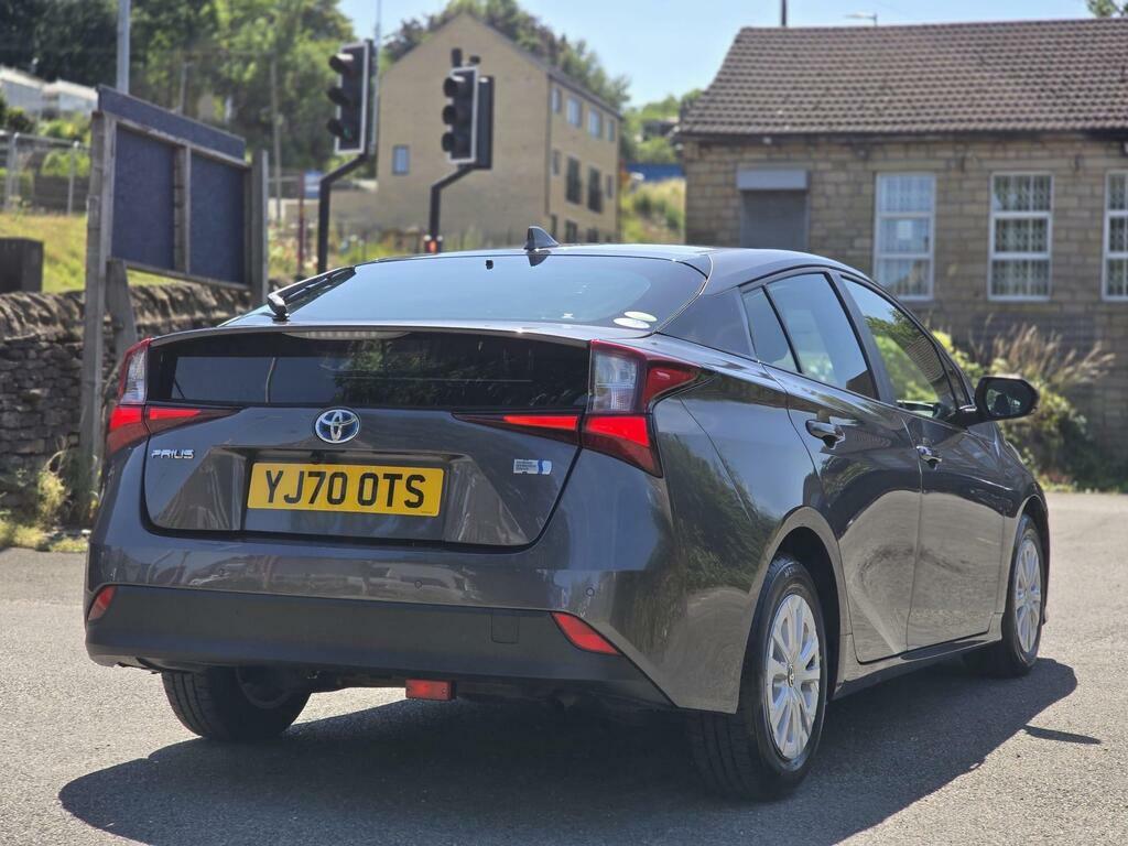 Toyota Prius 1.8 Vvt-h Gpf Business Edition Hatchback Grey #3