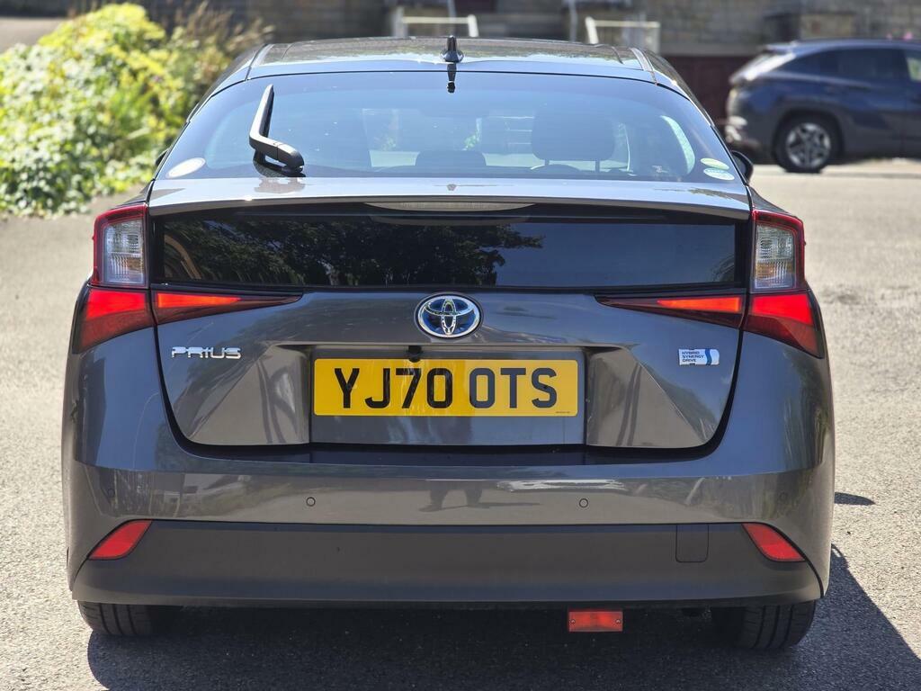 Toyota Prius Excel Tss 5-Door Red #8