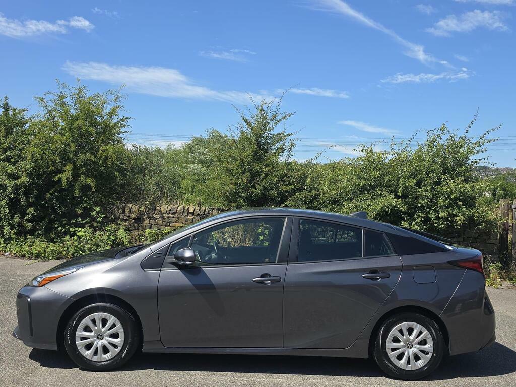 Toyota Prius Excel Tss 5-Door Red #10