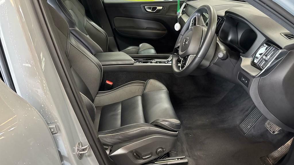 Volvo XC60 2.0H T6 Recharge 18.8Kwh Plus Suv Plug- Grey #5