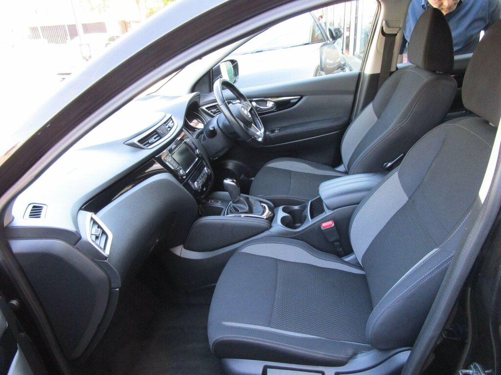 Nissan Qashqai 1.3 Dig-t Acenta Premium Dct Euro 6 Ss EY21HYP Black #6